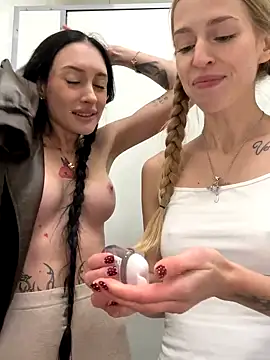 kira_mia live sex cam