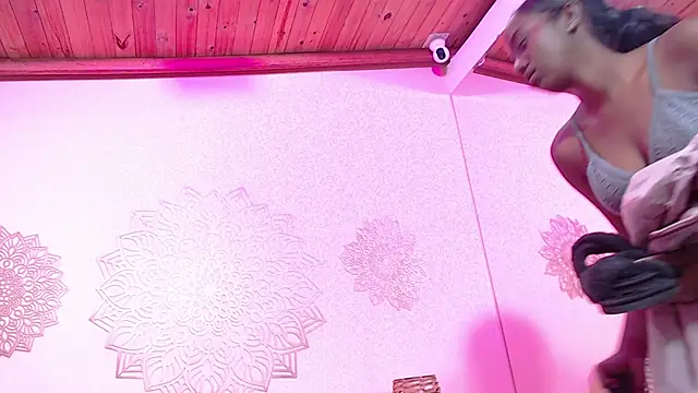 KimmieEvans's cam snapshot