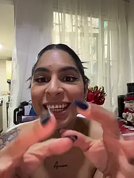 charlotte_stevenss_'s cam snapshot