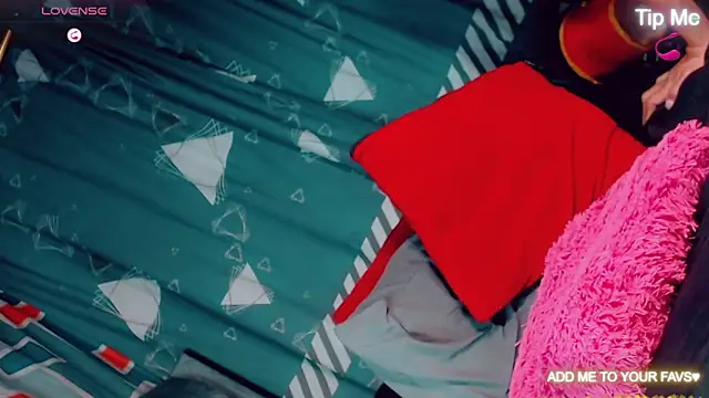 CharlotteBigCock live sex cam