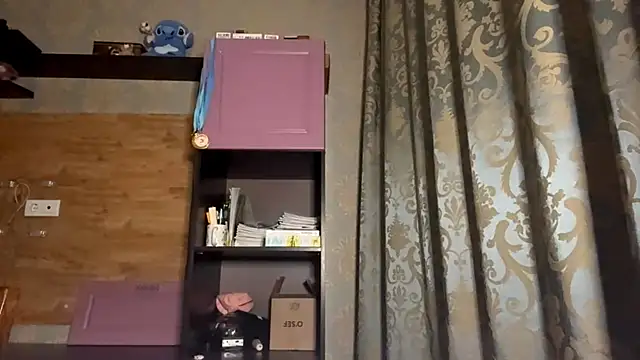 BrocadedEmulsion's cam snapshot