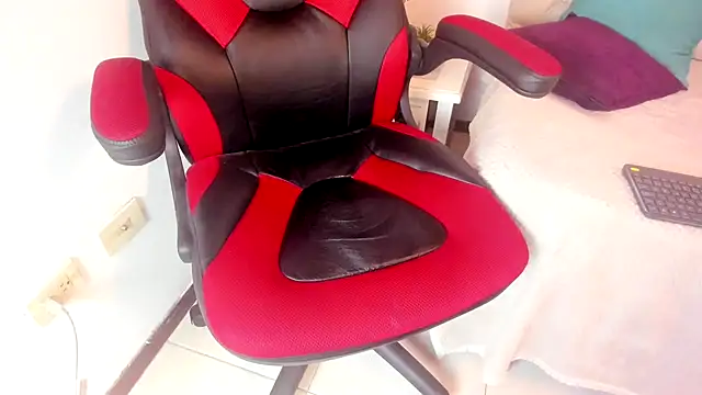 oliver_price1's cam snapshot