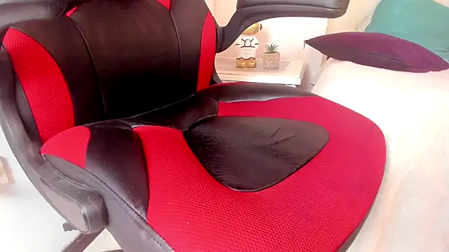 oliver_price1's cam snapshot