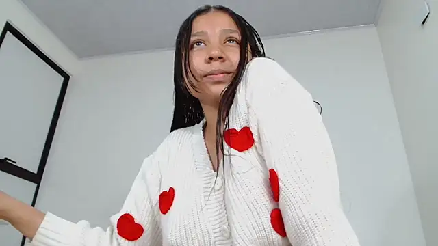Itzel_Fisting live sex cam