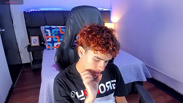 Aiiden_15 live sex cam