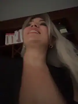 IsaSantoDomingo's cam snapshot