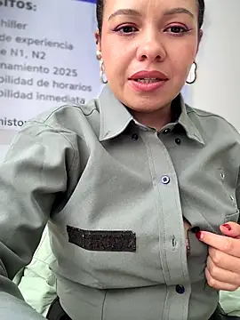 Ariana-07 live sex cam