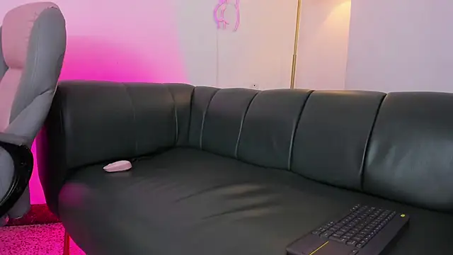 Peter_chase live sex cam