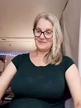 irinamaux live sex cam