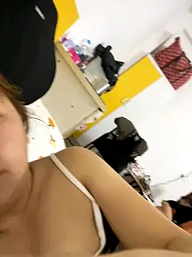 yiyi0316 live sex cam