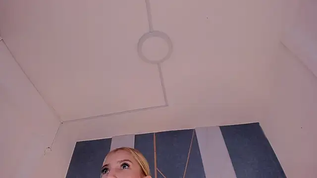 Swt_skinny_ live sex cam