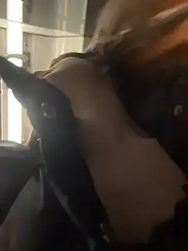 KittyQueeny live sex cam