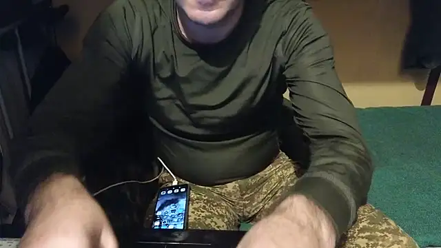 vladyslav18_'s cam snapshot