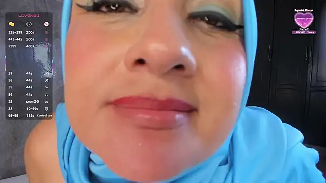 HijabiMilf live sex cam