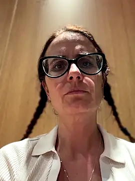 NataKitten live sex cam