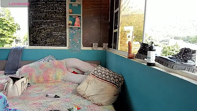 Marceline77 live sex cam