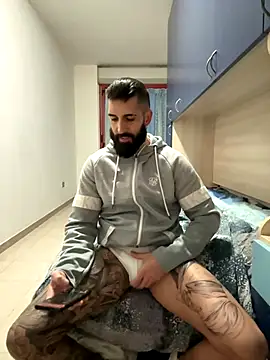Gioeltoro89 live sex cam