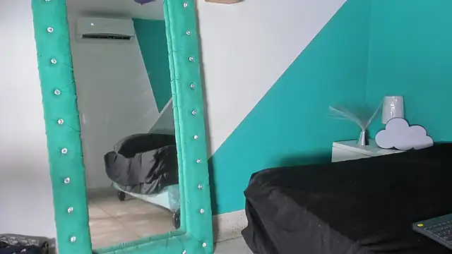 FannySaenz's cam snapshot