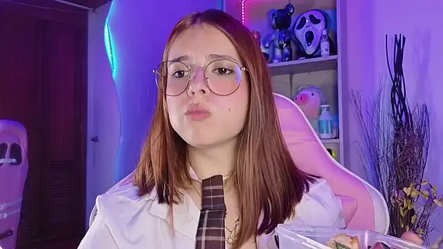 EmilyMiller_'s cam snapshot