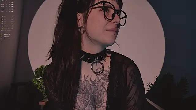 MichaellaMoon live sex cam