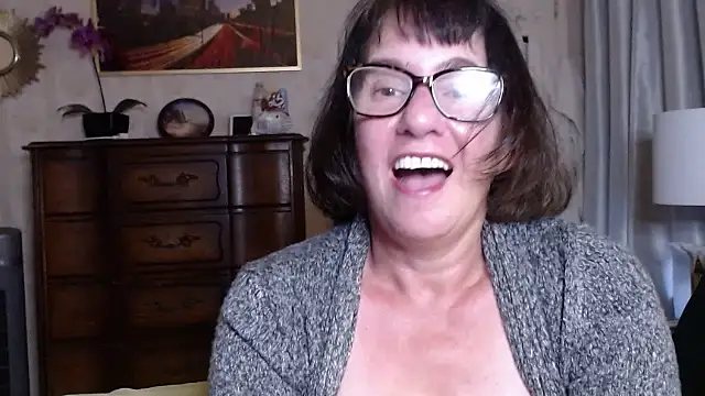 BigbustedBrenda's cam snapshot