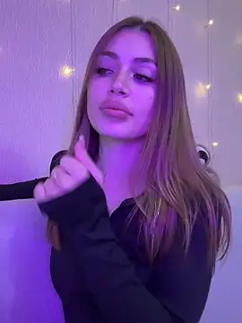 Elizabeth_Tay's cam snapshot