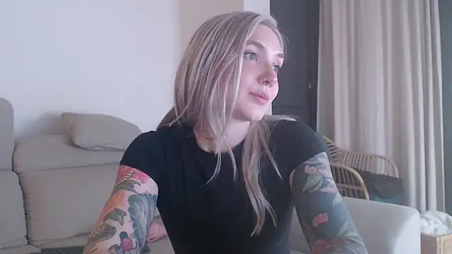 tattoobbgirl's cam snapshot