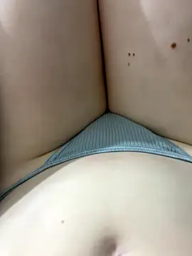 JuicyGamess live sex cam