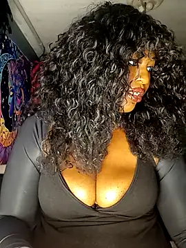 AmazonianMistress live sex cam