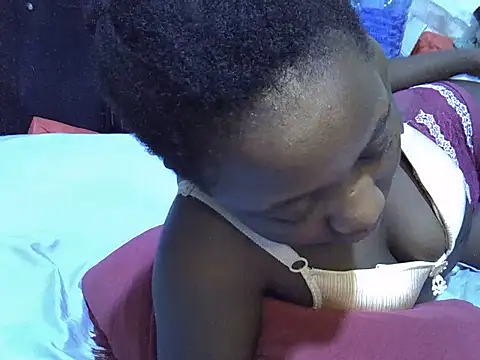 Adaline-Paris live sex cam