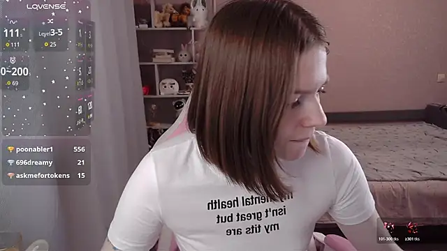 CassieJuice69 live sex cam