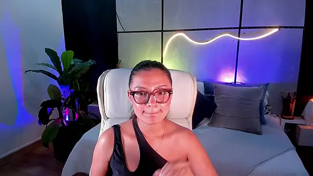 Gia_Mazzon live sex cam