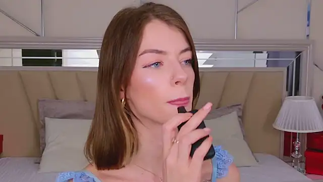 MeganMour live sex cam