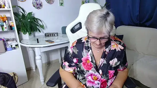 Selenna57 live sex cam