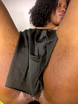 Boneca25 live sex cam