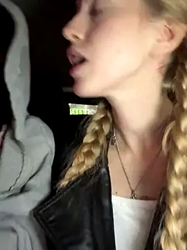 kira_mia live sex cam