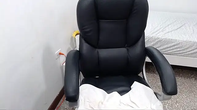 emiliaa_hot live sex cam