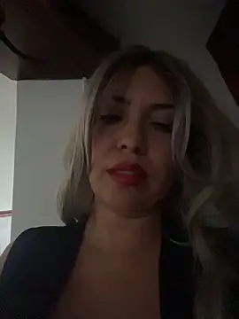 IsaSantoDomingo live sex cam