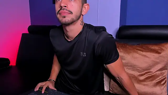 AlejandroStormm live sex cam