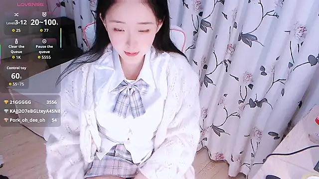 Niannian- live sex cam