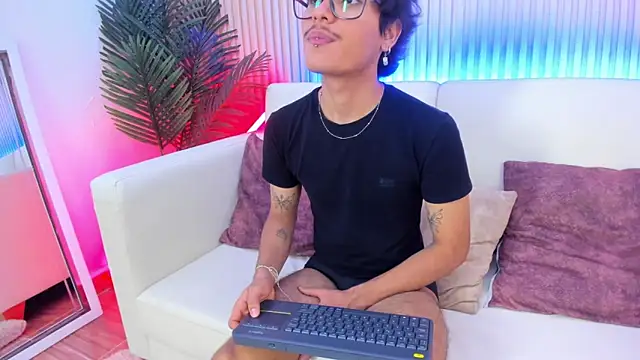 Antonio_rowan live sex cam