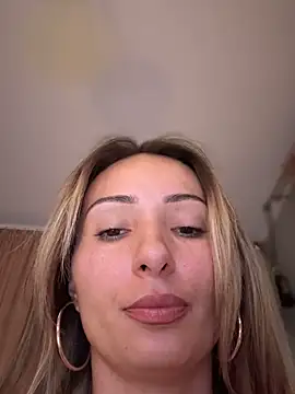 LetsFunKARINA live sex cam