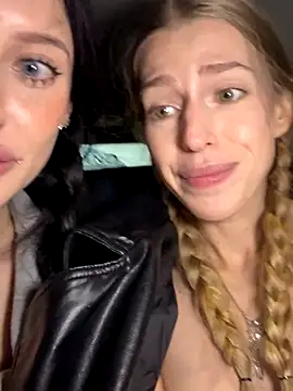 kira_mia live sex cam