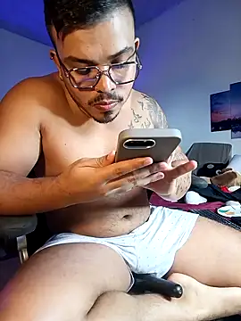 Naughty_Charly live sex cam