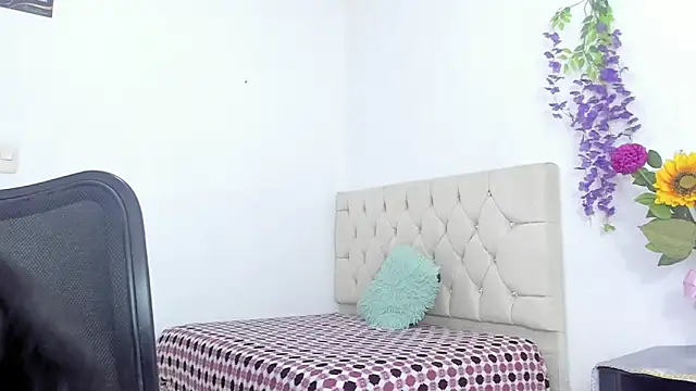 _1Jade's cam snapshot