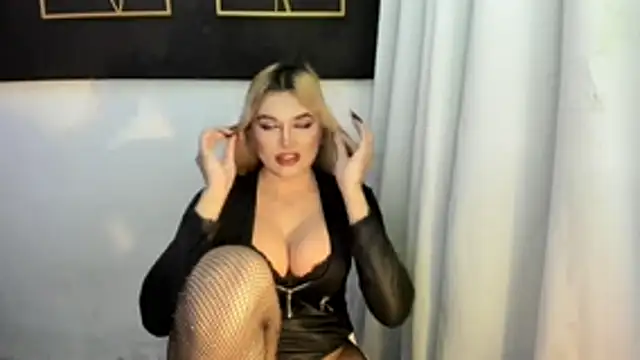 hotstellacumxxx live sex cam