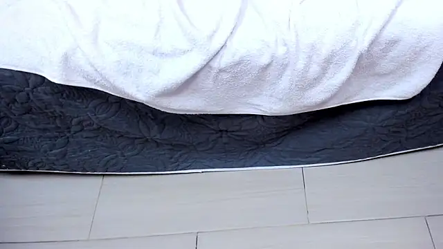 HOTTIE_MIA_'s cam snapshot