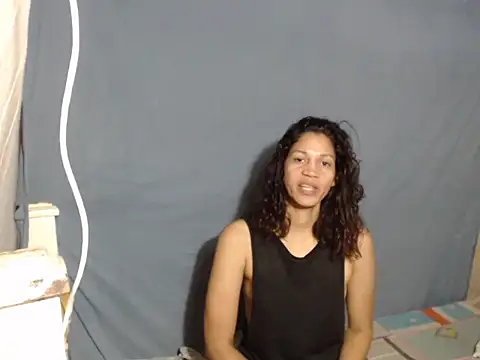 ELIZABET2-'s cam snapshot