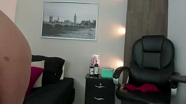 Cheryl_JONES live sex cam