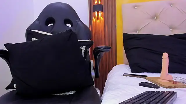 dayis_miller's cam snapshot